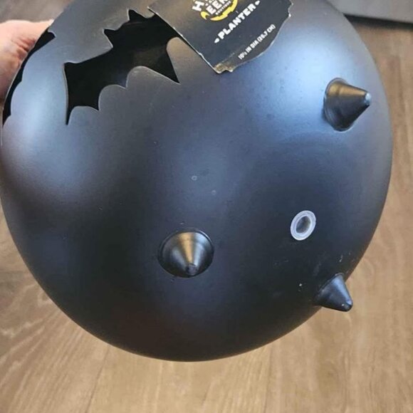 Hyde and Eek Cauldron Planter - Picture 3 of 4